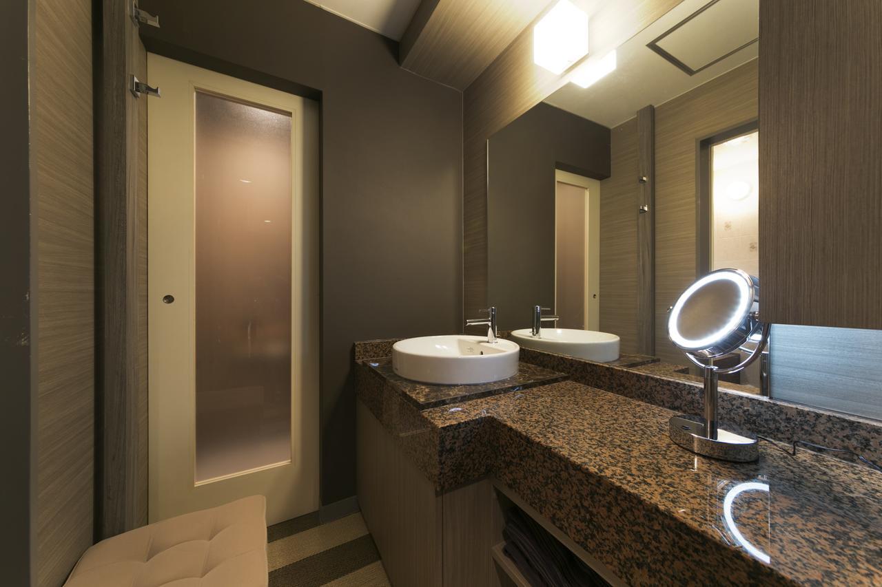 Hotel Lotus Kobe (Adults Only) Екстериор снимка